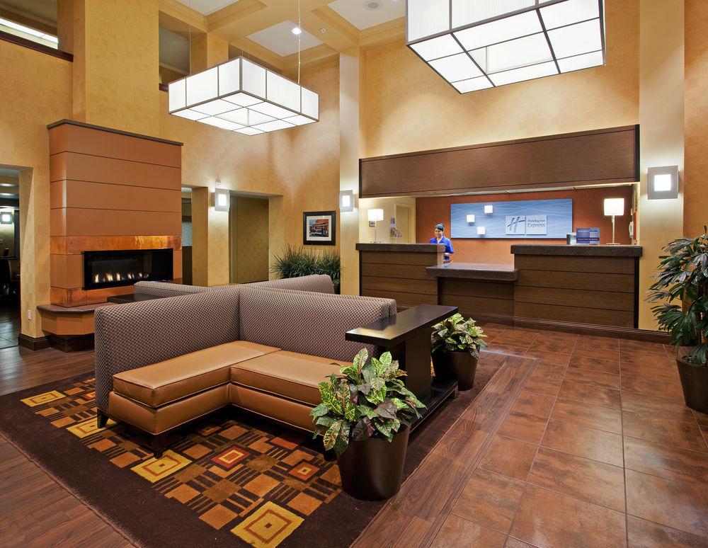 Holiday Inn Express Hotel & Suites Belmont By Ihg Extérieur photo