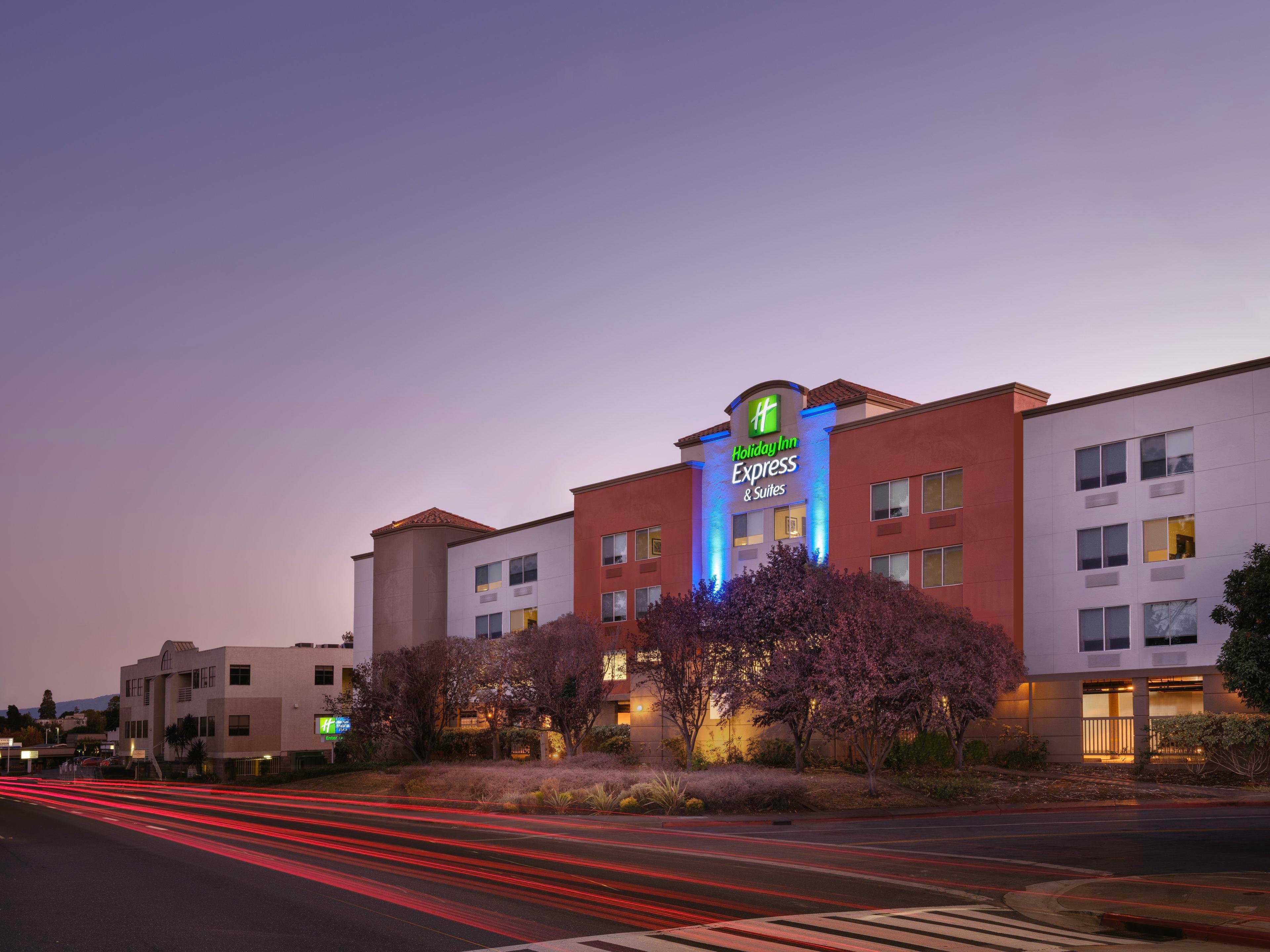 Holiday Inn Express Hotel & Suites Belmont By Ihg Extérieur photo