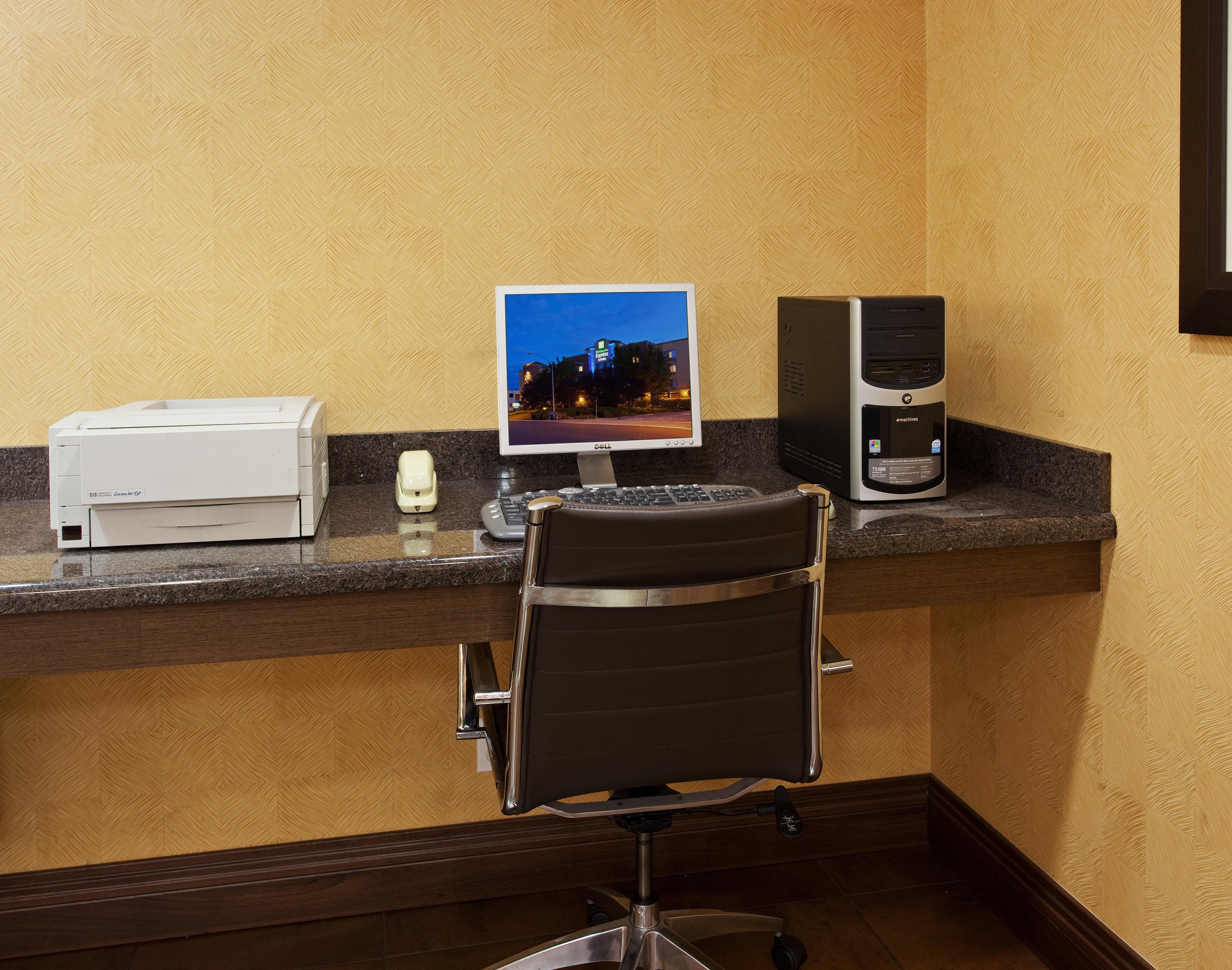 Holiday Inn Express Hotel & Suites Belmont By Ihg Extérieur photo