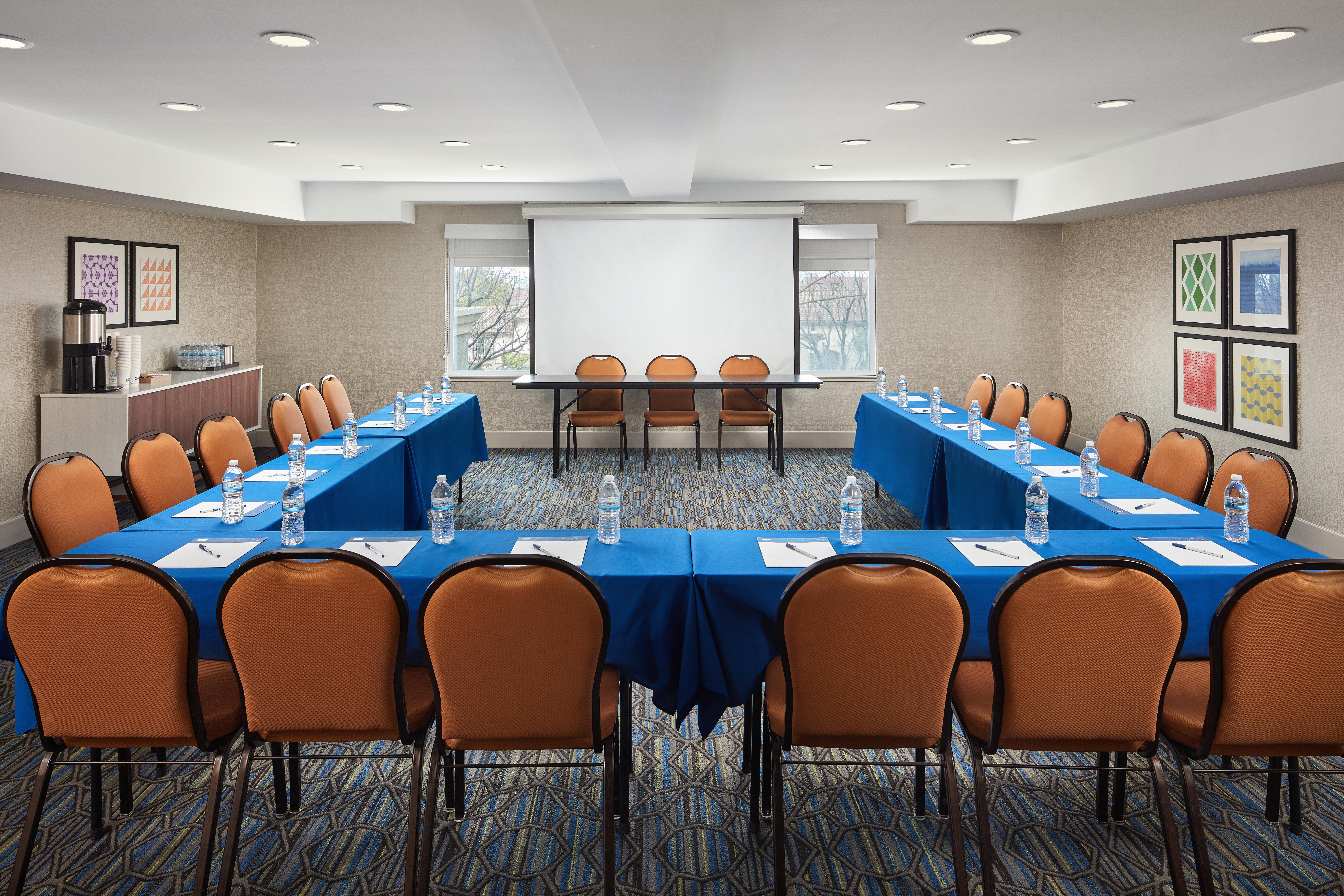 Holiday Inn Express Hotel & Suites Belmont By Ihg Extérieur photo