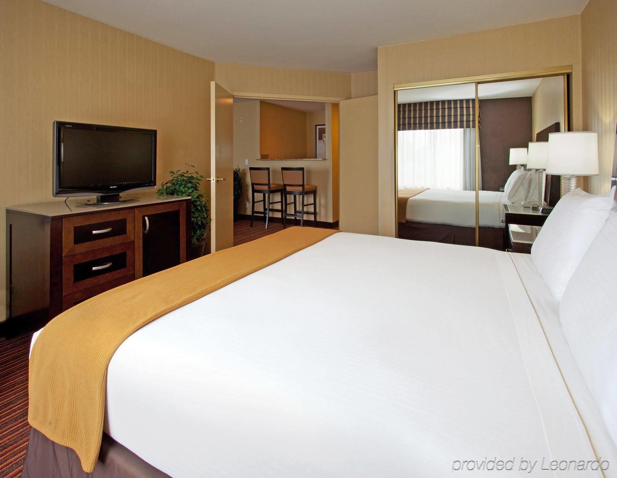 Holiday Inn Express Hotel & Suites Belmont By Ihg Extérieur photo